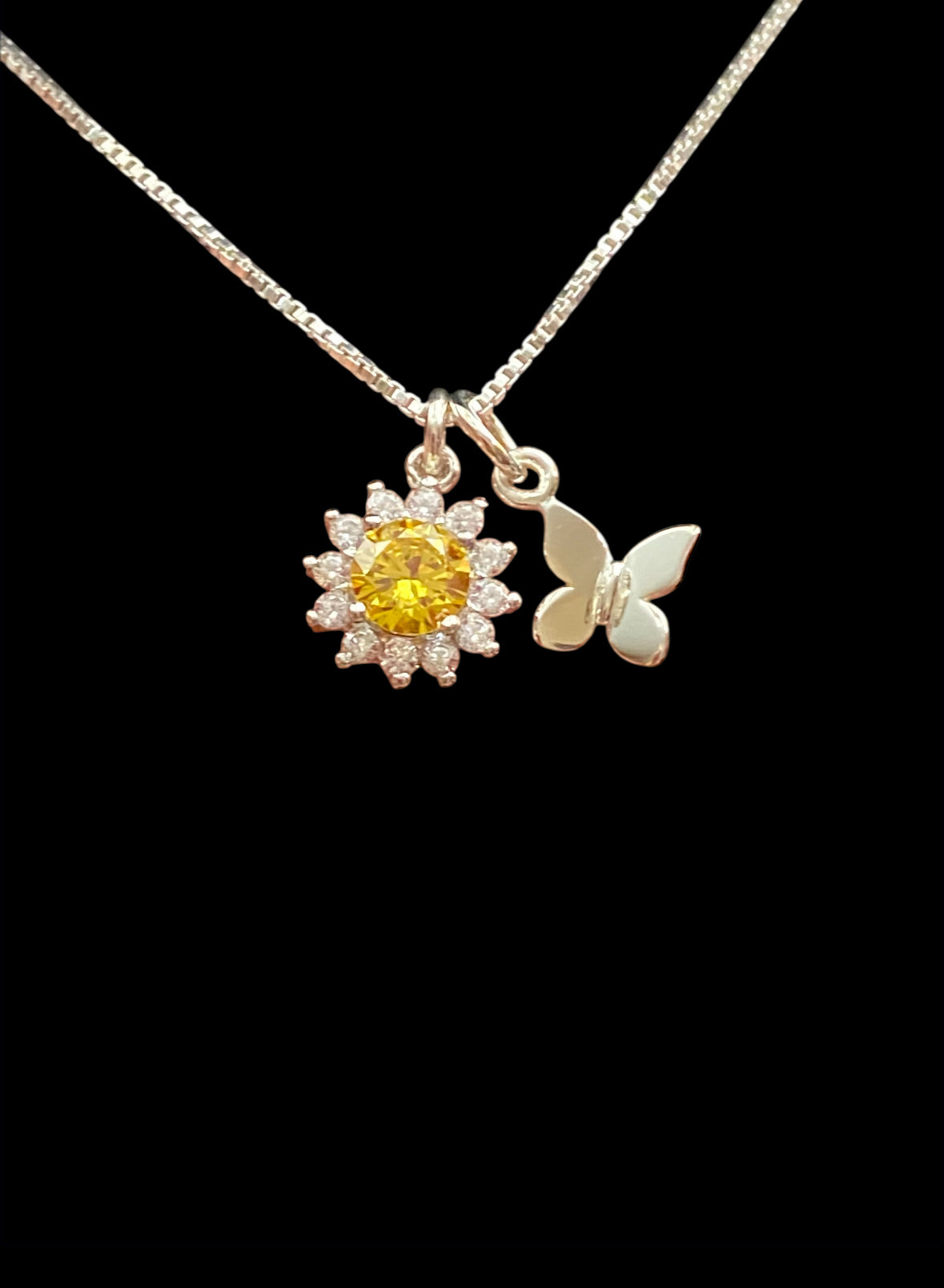 Daisy Butterfly Necklace