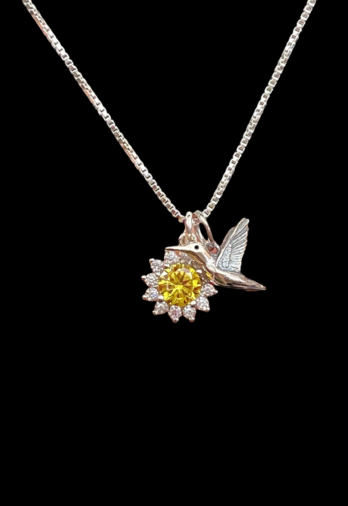 Daisy Hummingbird Necklace
