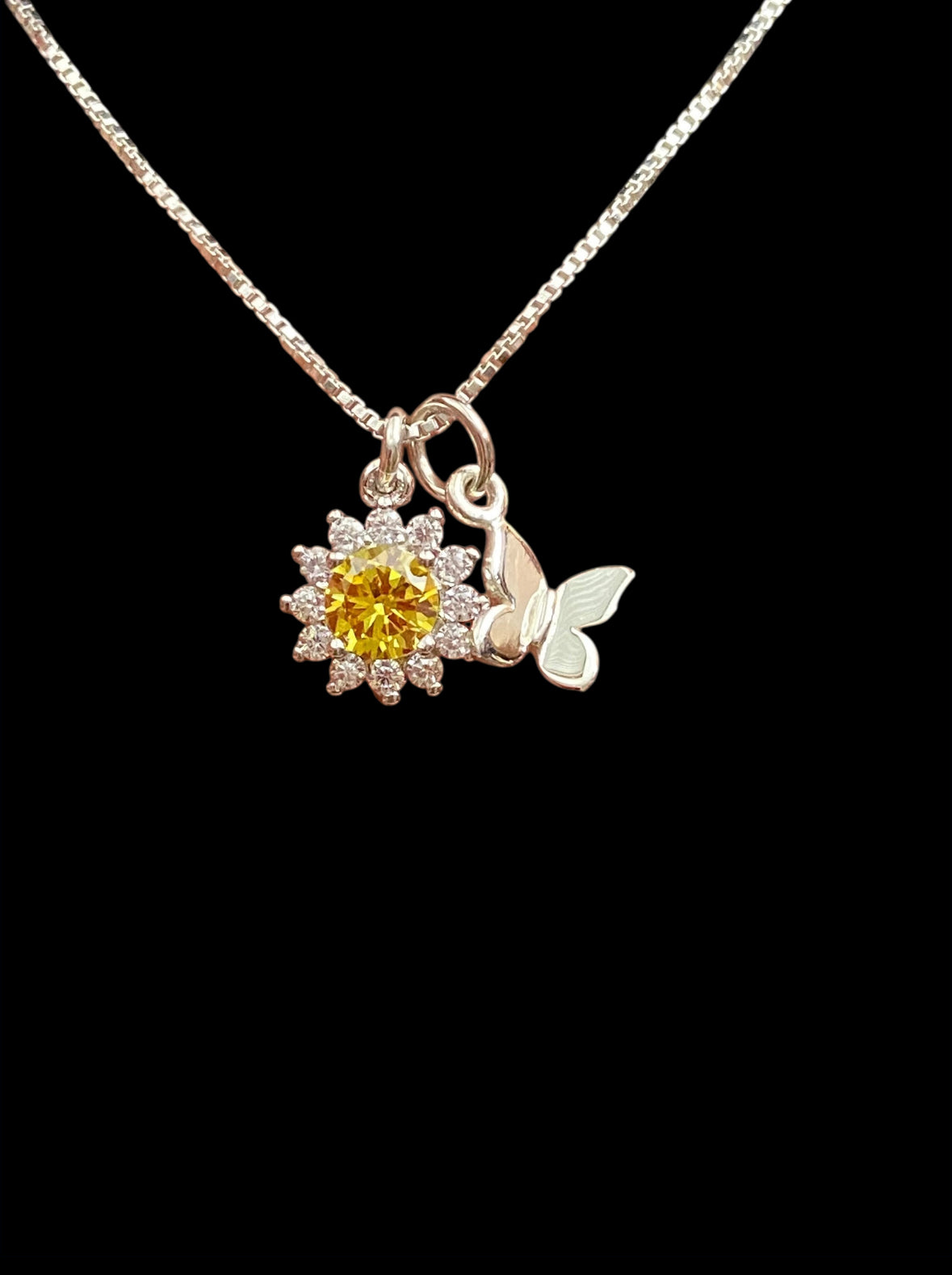 Daisy Butterfly Necklace